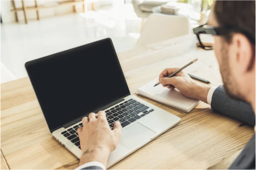 How Writers Can Express the Same Idea in Better Words?